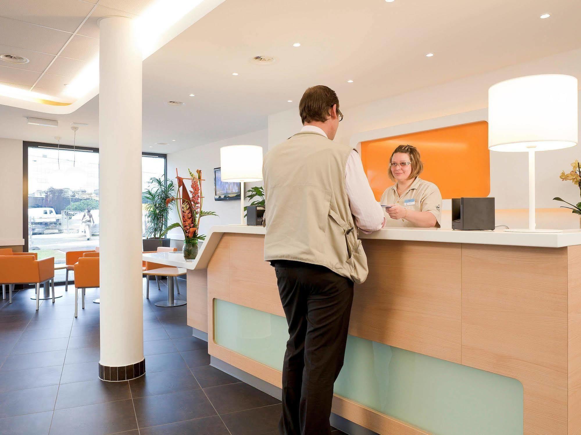 Ibis Budget Geneve Petit-Lancy Bagian luar foto